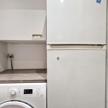 Rénové Pour 4 Pers. Près Des Pistes Et Commerces - Fr-1-425-207 Appartement *